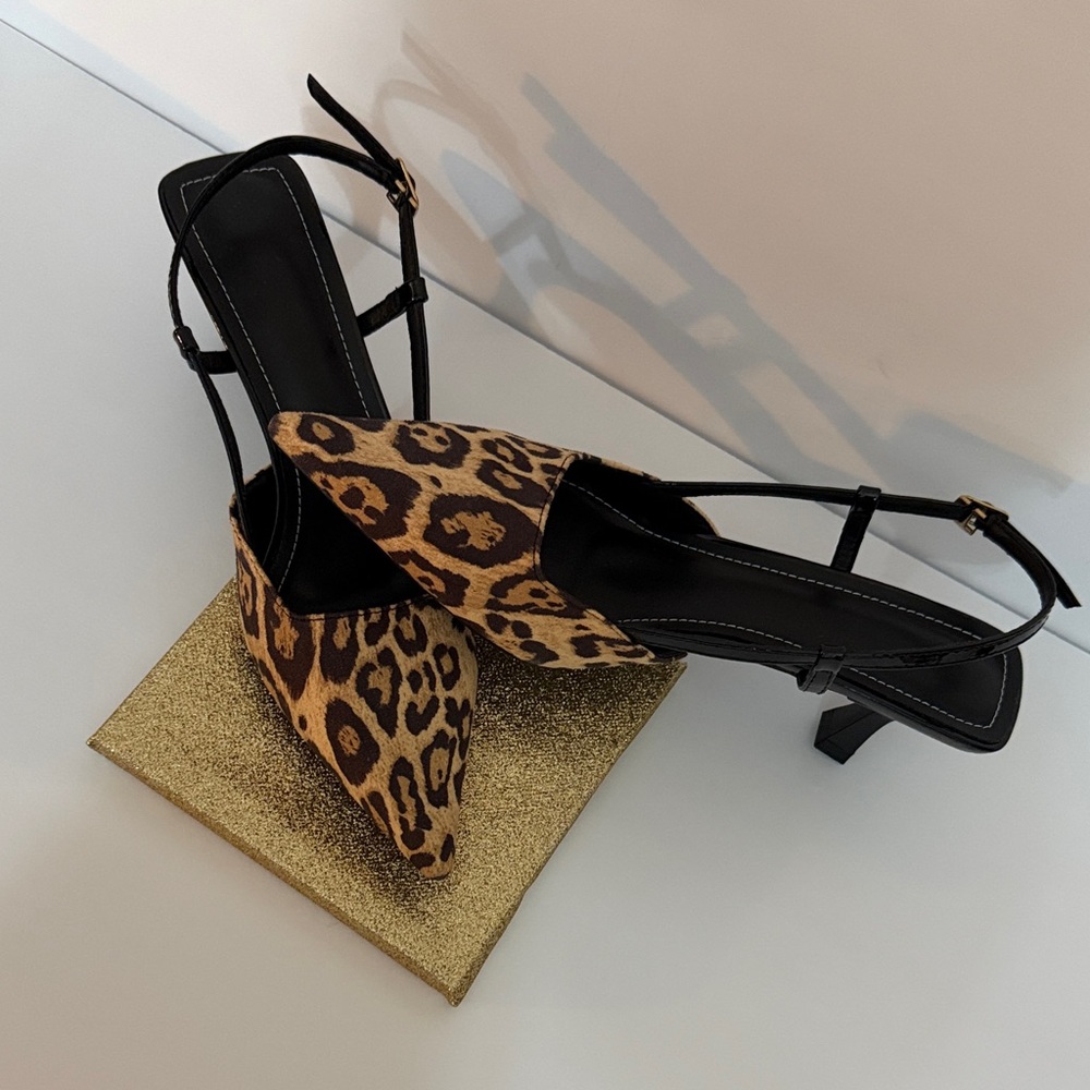 Elegant Leopard Print Slingback Heels